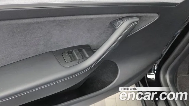 Tesla Model Y — Фото автомобиля 28
