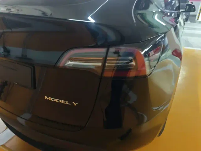 Tesla Model Y — Фото автомобиля 7