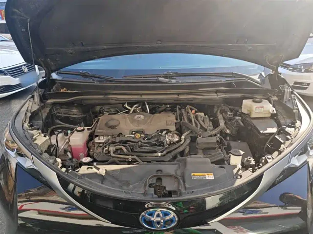 Toyota Sienna — Фото автомобиля 18