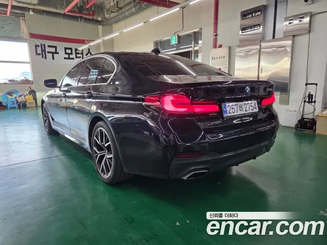 BMW 5 Series G30 — Фото автомобиля 4
