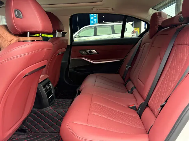 BMW 3 Series — Фото автомобиля 13
