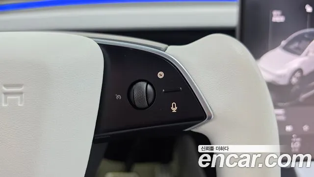 Tesla Model Y — Фото автомобиля 17