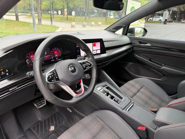 Volkswagen Golf GTI — Фото автомобиля 15