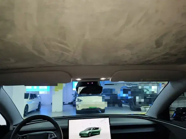 Tesla Model 3 — Фото автомобиля 17