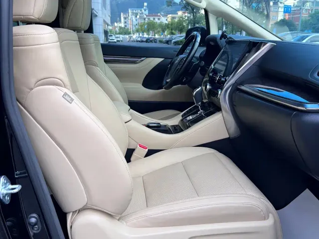 Toyota Alphard — Фото автомобиля 5