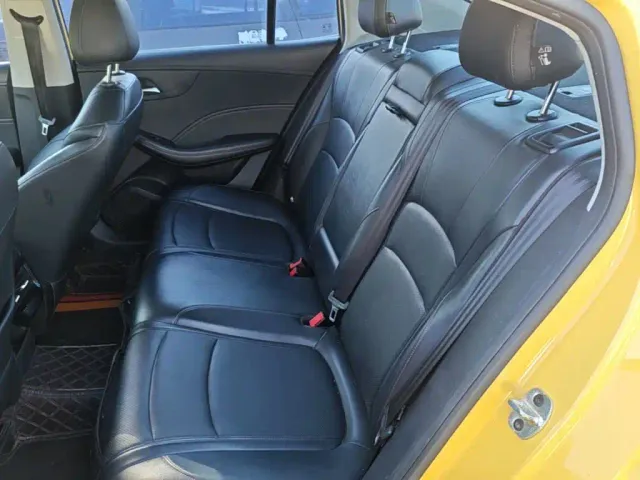 Roewe i5 — Фото автомобиля 16
