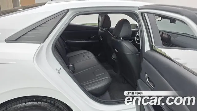 Hyundai Avante CN7 — Фото автомобиля 11