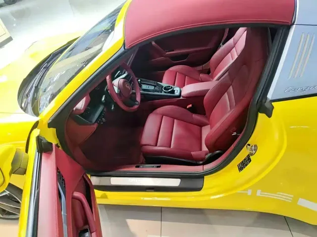 Porsche 911 — Фото автомобиля 6