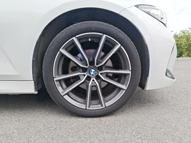 BMW 3 Series — Фото автомобиля 8