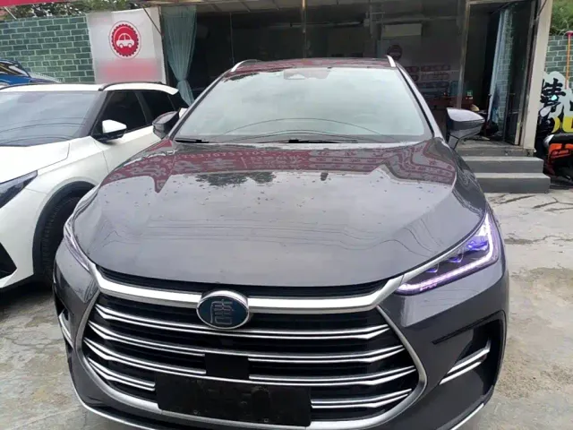 BYD Tang — Фото автомобиля 2