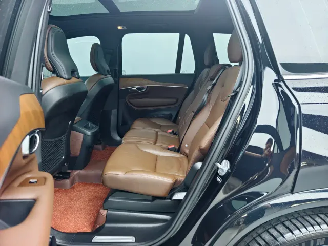 Volvo XC90 — Фото автомобиля 15
