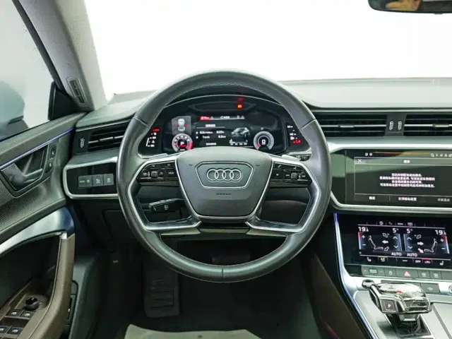 Audi A7L — Фото автомобиля 9