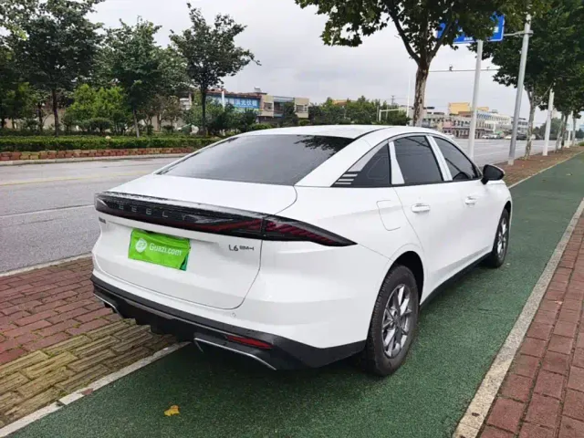 Geely Galaxy L6 — Фото автомобиля 6