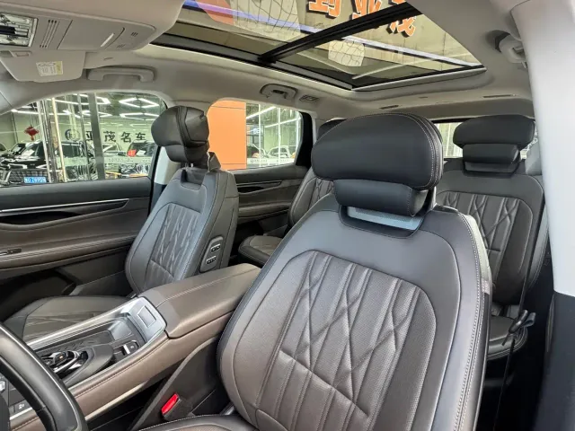 Ford Edge — Фото автомобиля 7