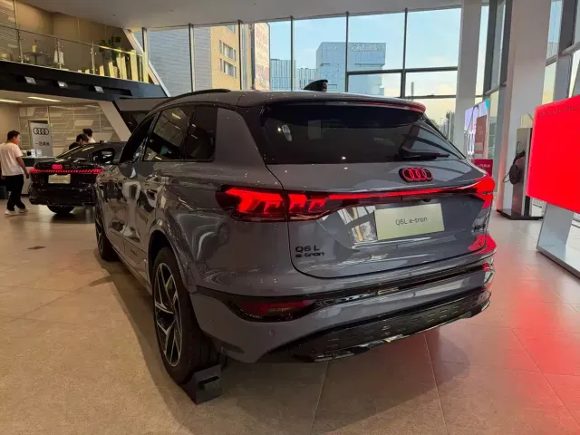 Audi Q6L e-tron — Фото автомобиля 4