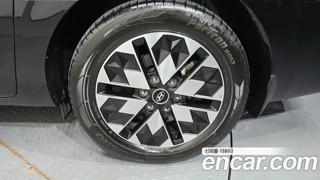 Hyundai Staria Staria 4WD Lounge 9 мест — Фото автомобиля 18