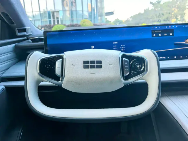 Geely Galaxy E8 — Фото автомобиля 5