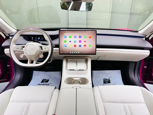 Xiaomi SU7 — Фото автомобиля 9