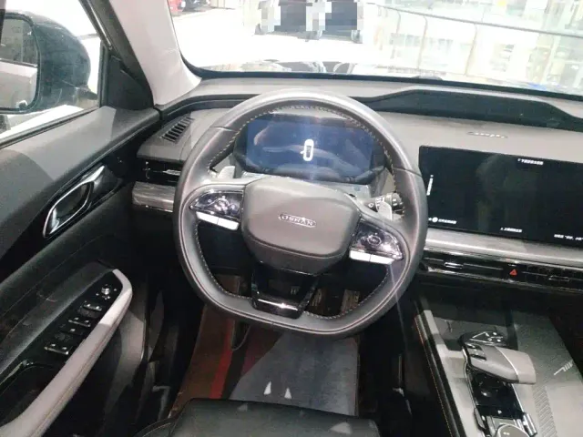 Changan Z6 — Фото автомобиля 10