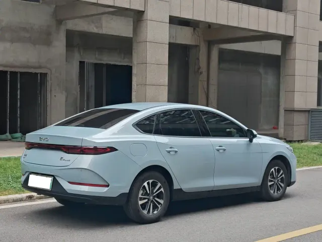 BYD Qin PLUS — Фото автомобиля 5