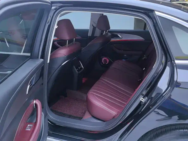 Hongqi H5 — Фото автомобиля 11