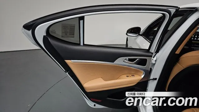 Genesis G70 New — Фото автомобиля 14