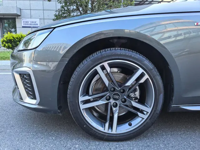 Audi A4L — Фото автомобиля 4
