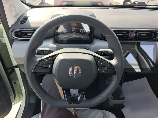 Leapmotor T03 — Фото автомобиля 10