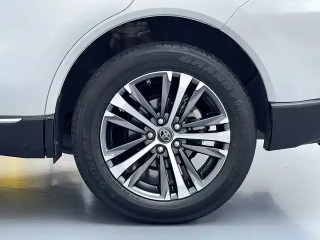 Toyota Venza — Фото автомобиля 16