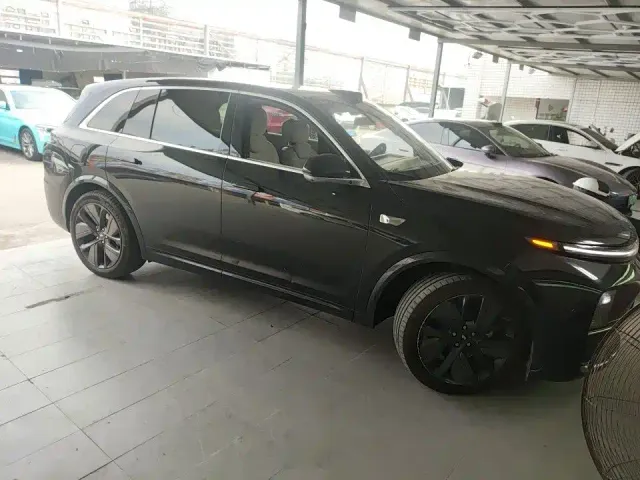 Li Auto L7 — Фото автомобиля 2