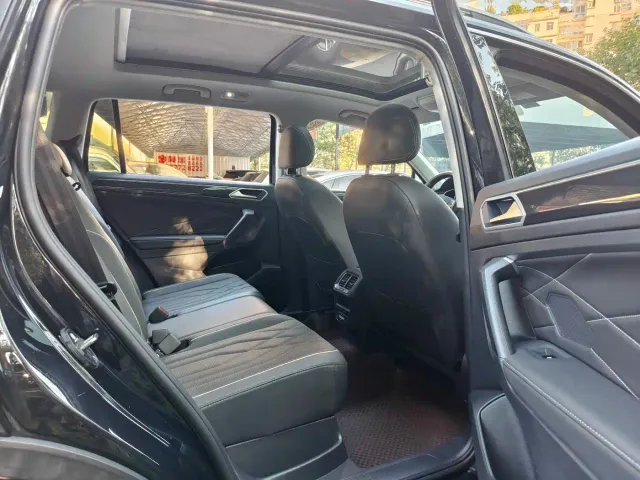 Volkswagen Tiguan L — Фото автомобиля 17