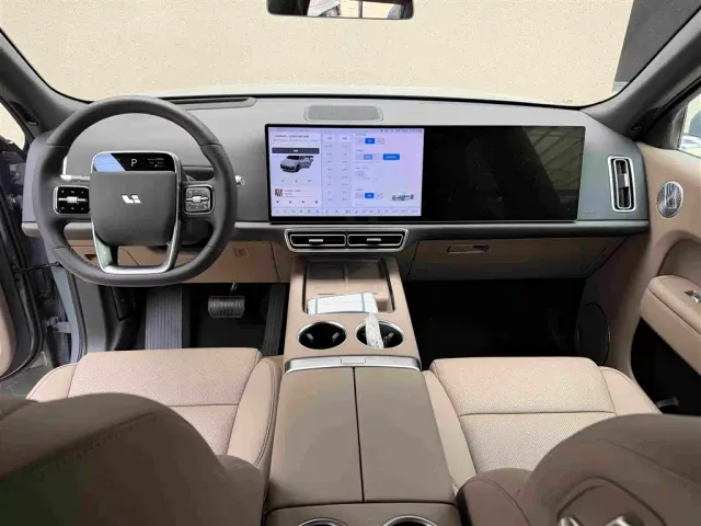 Li Auto L8 — Фото автомобиля 7