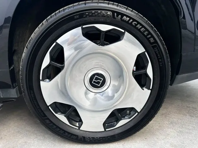 ZEEKR Zeekr 9X 2025 model Ultra Edition 70kWh — Фото автомобиля 13