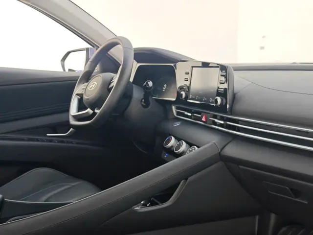 Hyundai Elantra — Фото автомобиля 11