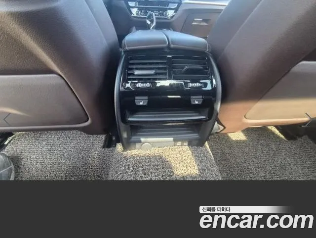 BMW 5 Series G30 — Фото автомобиля 13