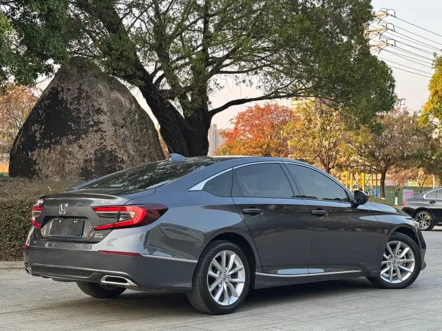 Honda Accord — Фото автомобиля 21
