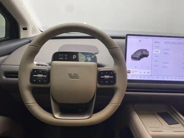 Li Auto i8 — Фото автомобиля 14