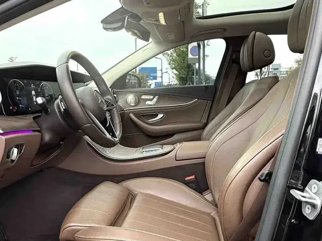 Mercedes-Benz E-Class — Фото автомобиля 6