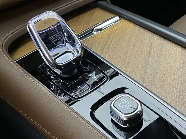 Volvo XC90 — Фото автомобиля 19