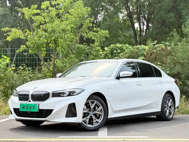 Фотография автомобиля — BMW i3