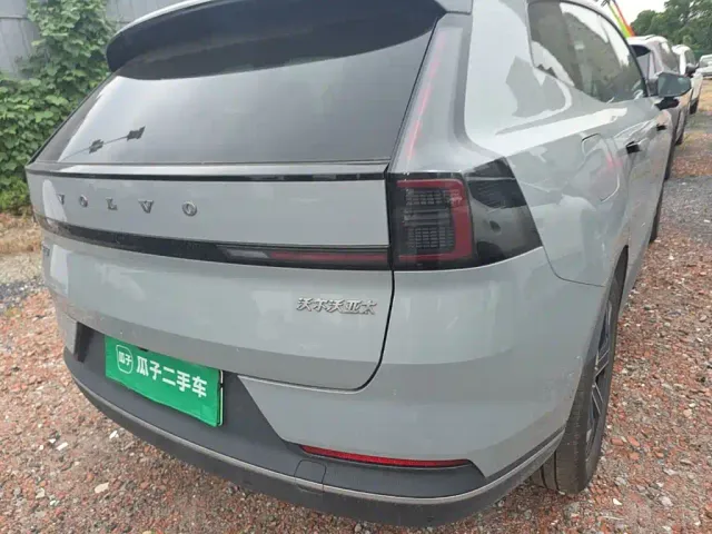 Volvo XC70 Plug-in Hybrid — Фото автомобиля 7
