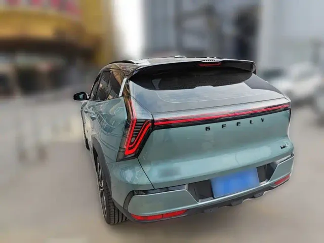 Geely Boyue L — Фото автомобиля 6