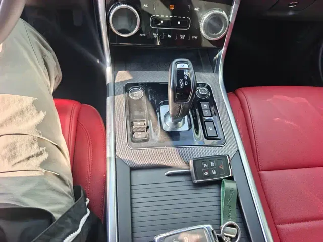 Jaguar XEL — Фото автомобиля 13