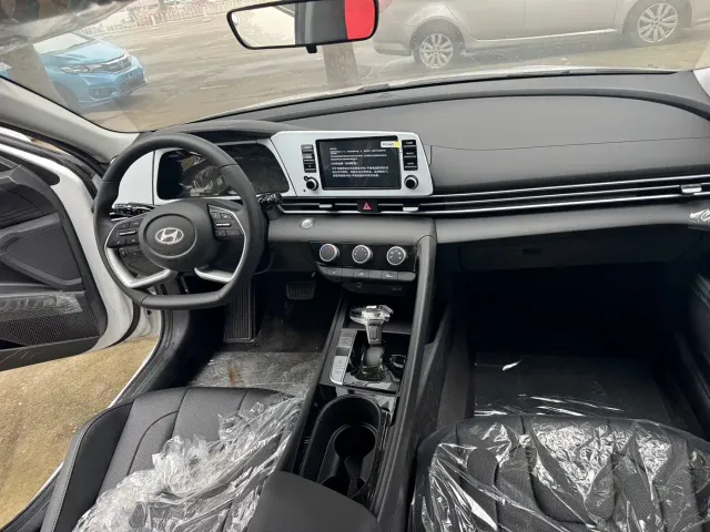 Hyundai Elantra — Фото автомобиля 11