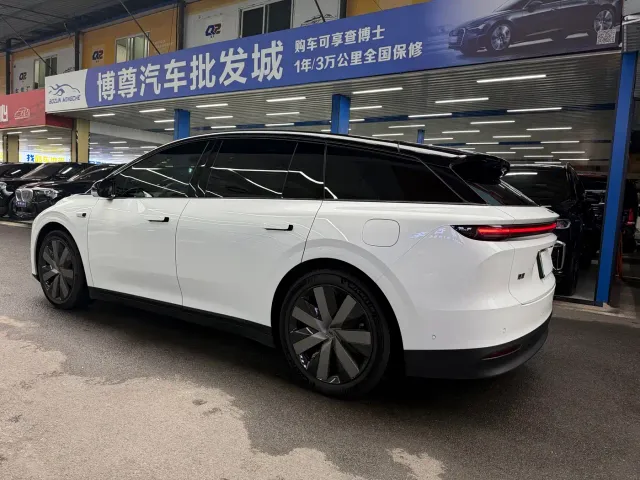 Li Auto i6 — Фото автомобиля 22