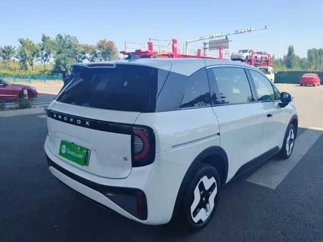 Arcfox Kaola S — Фото автомобиля 6