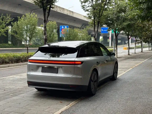 Li Auto i6 — Фото автомобиля 6
