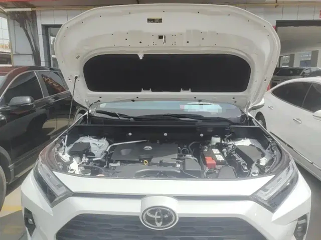 Toyota RAV4 — Фото автомобиля 19