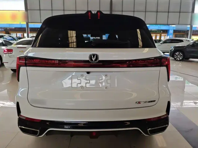 Changan CS75 Plus — Фото автомобиля 3