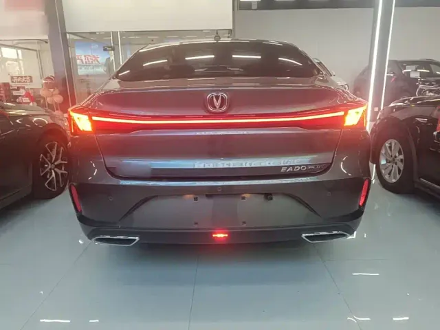 Changan Eado — Фото автомобиля 5